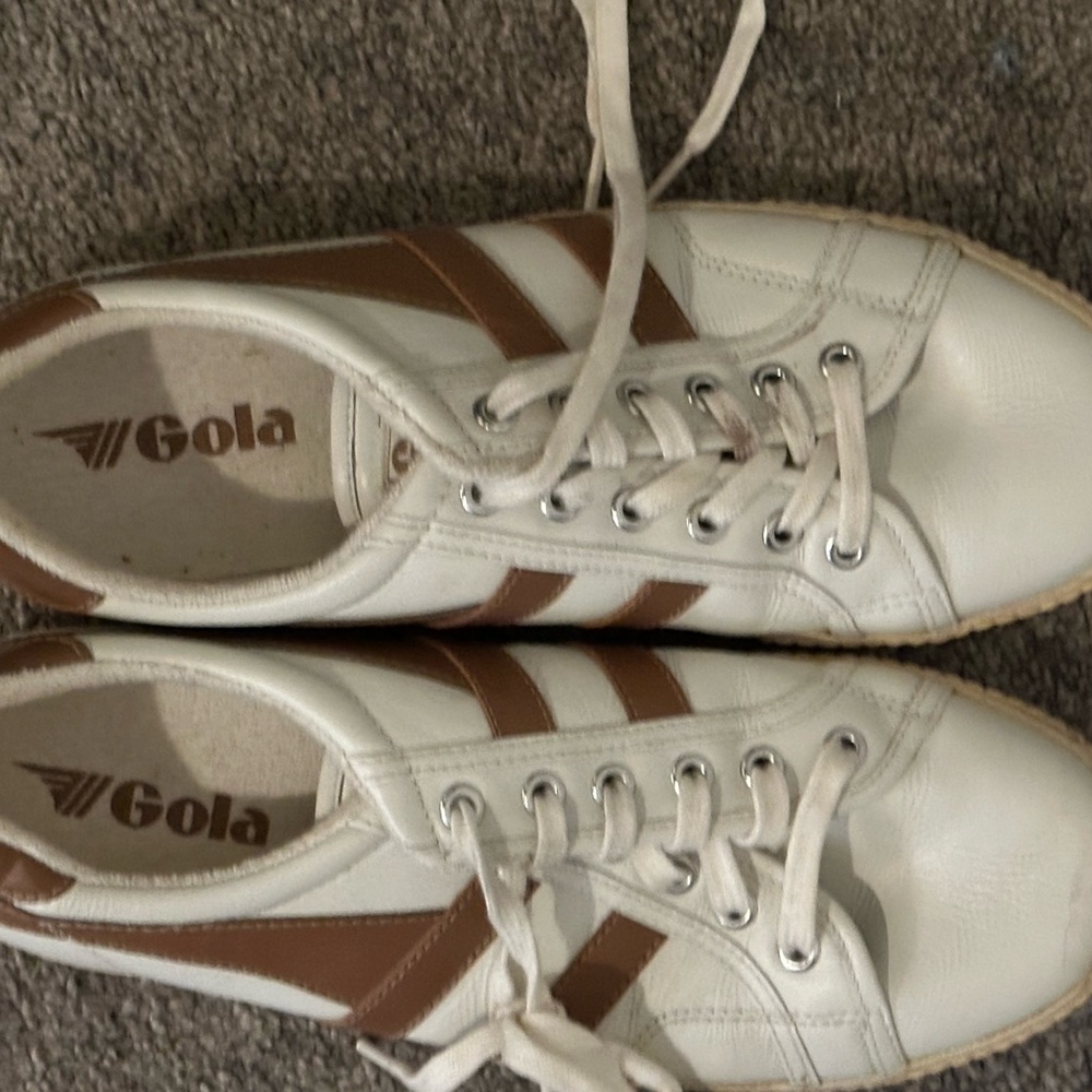 Gola Cream and Gold Sneakers